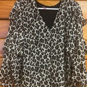Vince Camuto Leopard Print Ruffle Sleeve Top M